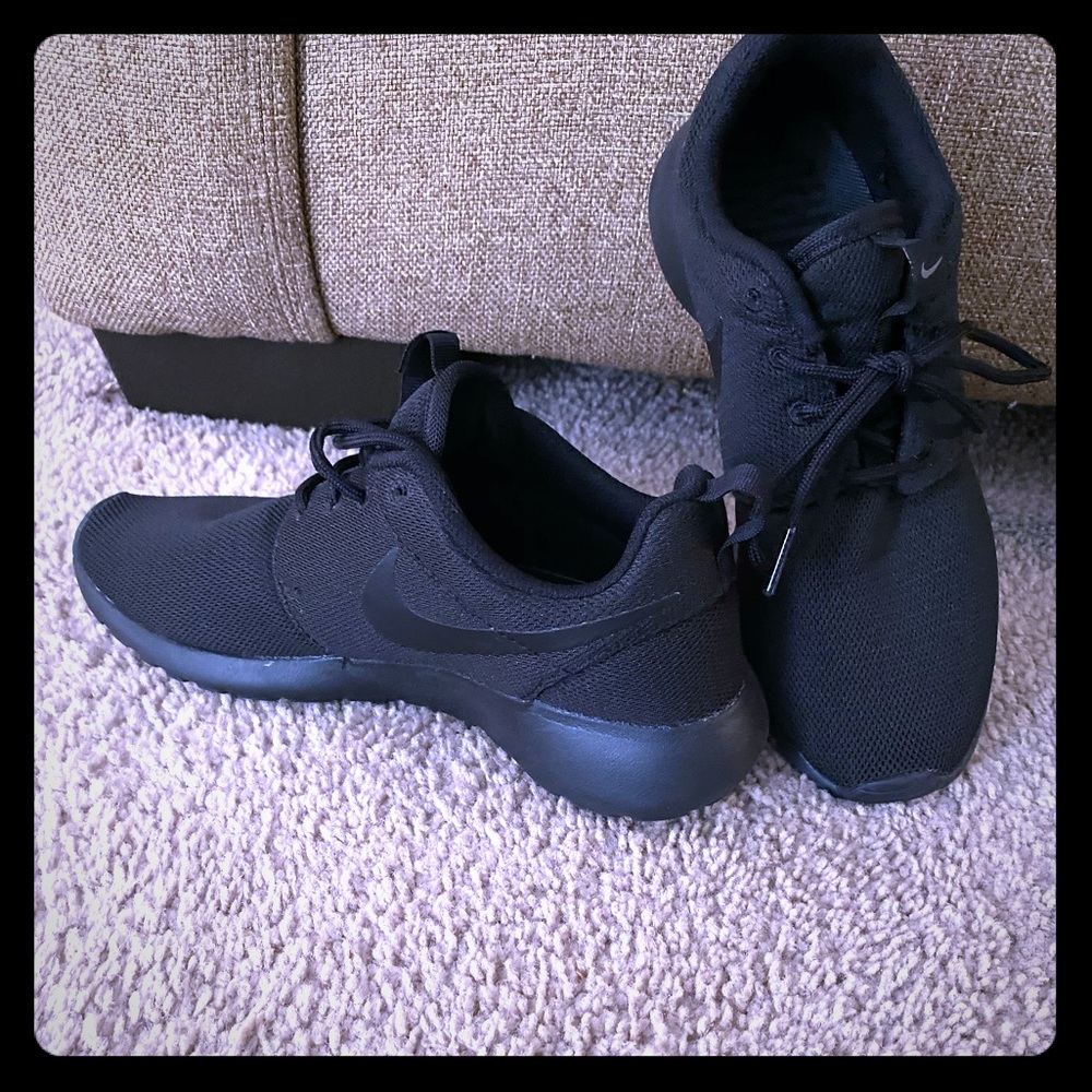 Nike Sneakers 7.5 Womens